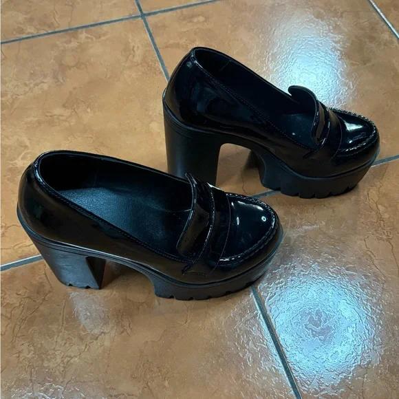 Elegant Black Women's plataforms - Picture 4 of 4